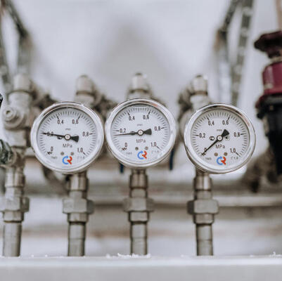 Manómetro de presión de diafragma con tamaño de brida DN25, montaje inferior y configuración de tubo Bourdon para aplicaciones industriales