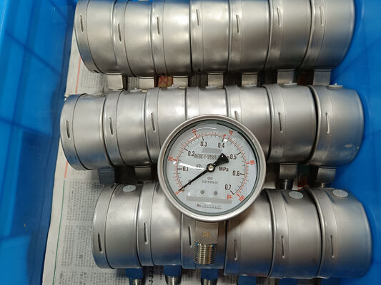 Manómetro de presión de acero inoxidable 316 de 4 pulgadas con anillo de bayoneta para rendimiento a prueba de golpes