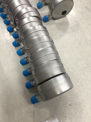Medidor de presión de acero inoxidable Qindao con tubo de burdon de bronce de fósforo y doble escala para mediciones precisas llenas de glicerina
